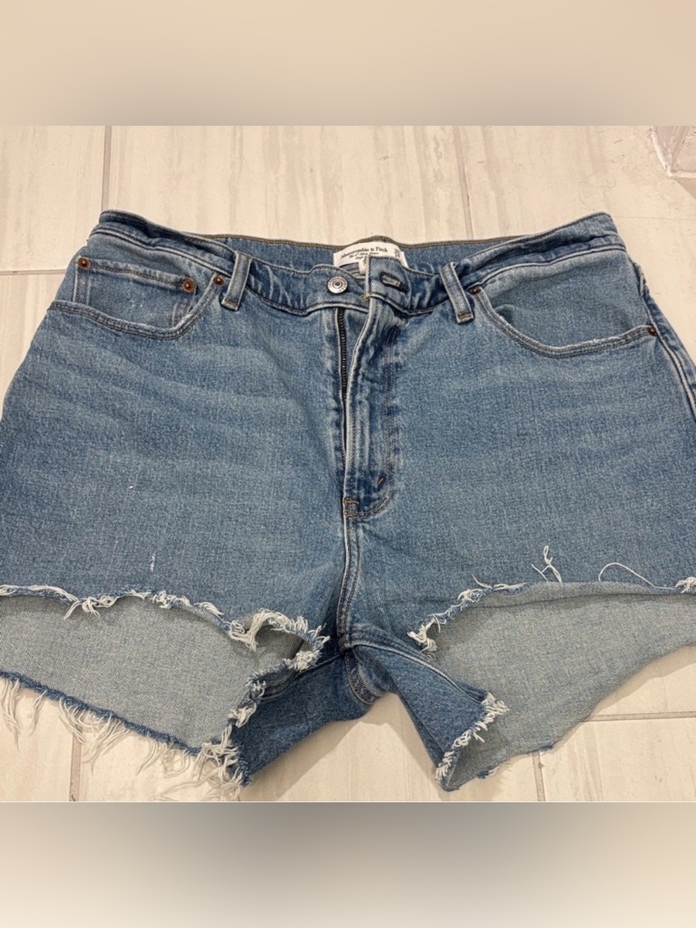 Abercrombie & Fitch Curve Love 4” Mom Short High Rise 32/14